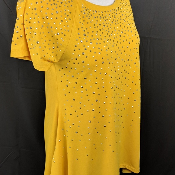 NWT Carmen Marc Valvo Mustard Yellow Studded Top - Picture 4 of 8